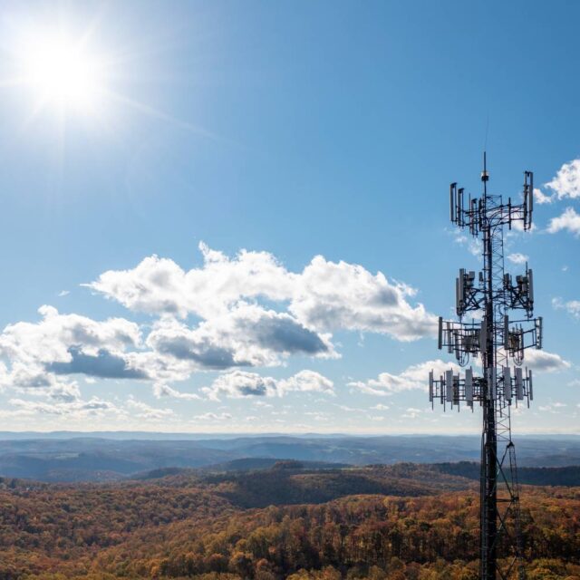 Telecommunications tower